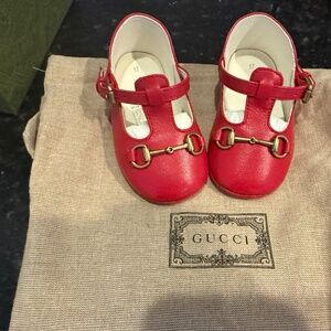Gucci infant bright hibiscus shoes Mary janes